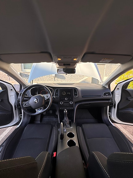 Renault Megane IV 3 of 5
