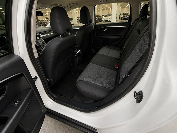 Volvo XC70 4 of 10