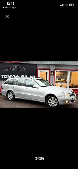 Mercedes-Benz E200 4 of 5