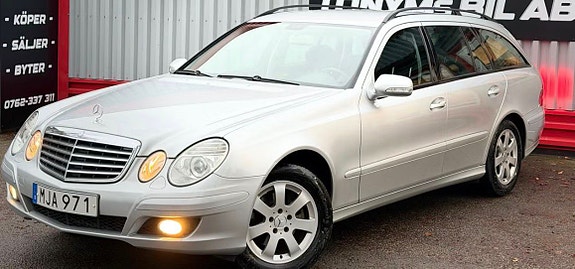Mercedes-Benz E200 2 of 5