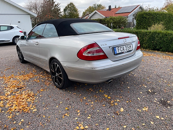 Mercedes-Benz CLK240 4 of 5