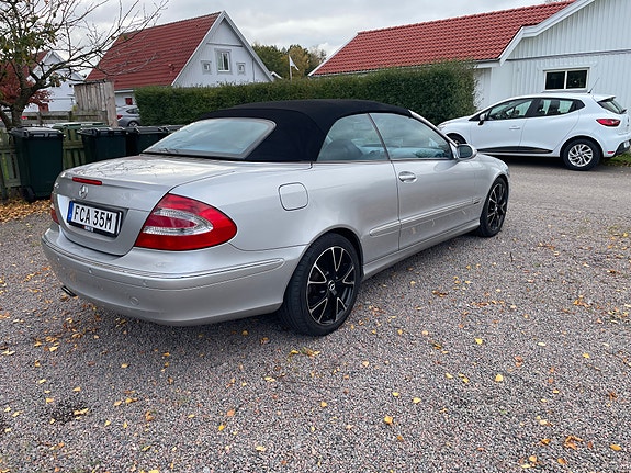 Mercedes-Benz CLK240 3 of 5