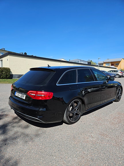 Audi A4 4 of 5