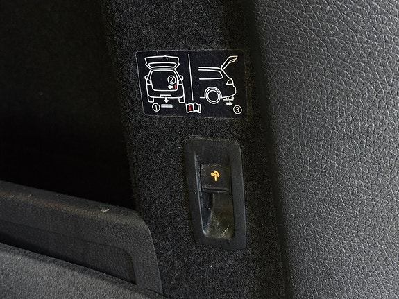 Volkswagen Passat 9 of 24
