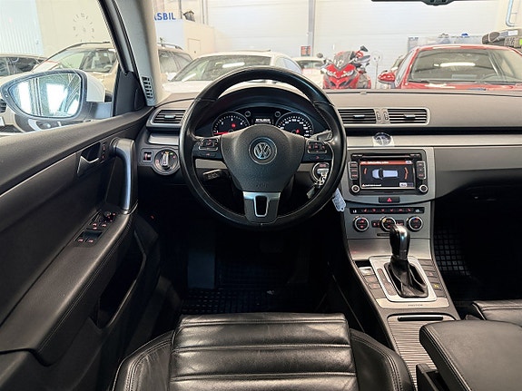 Volkswagen Passat 20 of 24