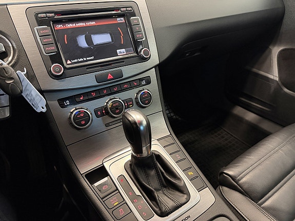 Volkswagen Passat 19 of 24