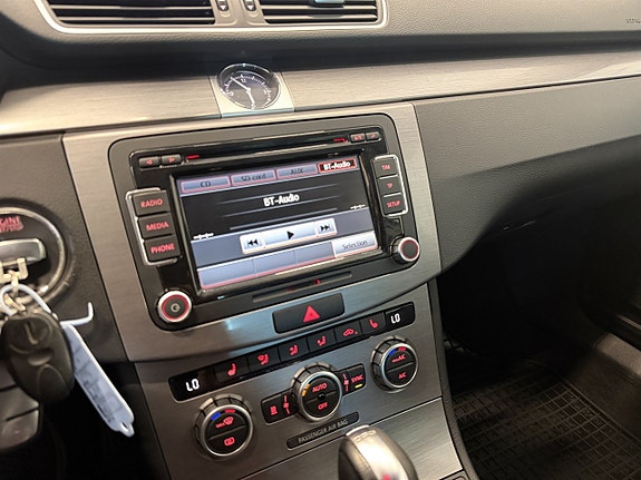 Volkswagen Passat 15 of 24