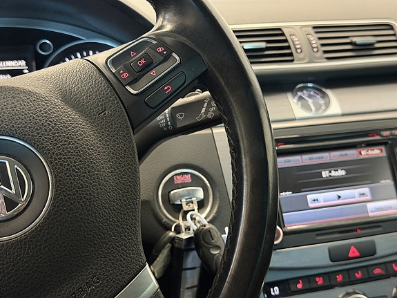 Volkswagen Passat 17 of 24