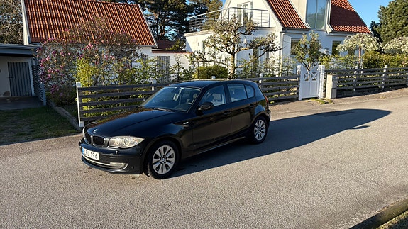 BMW 118d 3 of 5