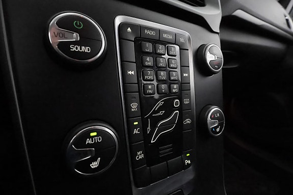 Volvo V40 22 of 30