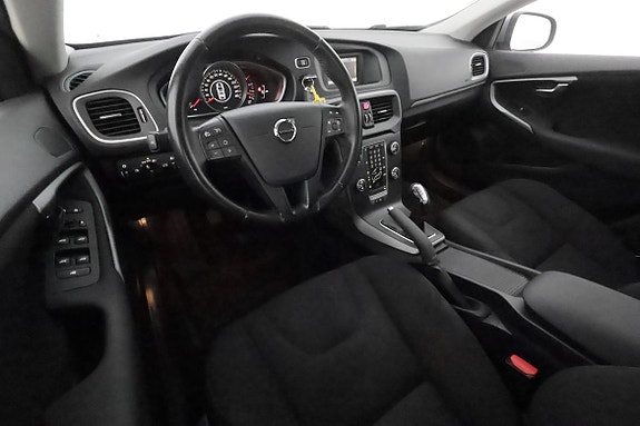 Volvo V40 11 of 30
