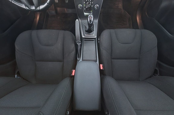 Volvo V40 17 of 30