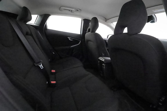 Volvo V40 19 of 30