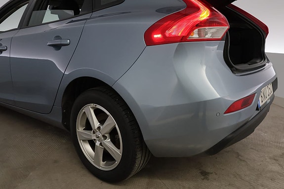Volvo V40 7 of 30