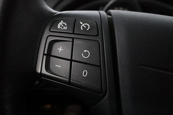 Volvo V40 15 of 30