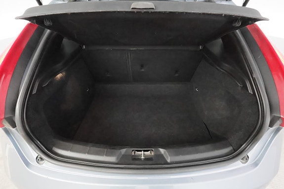Volvo V40 8 of 30