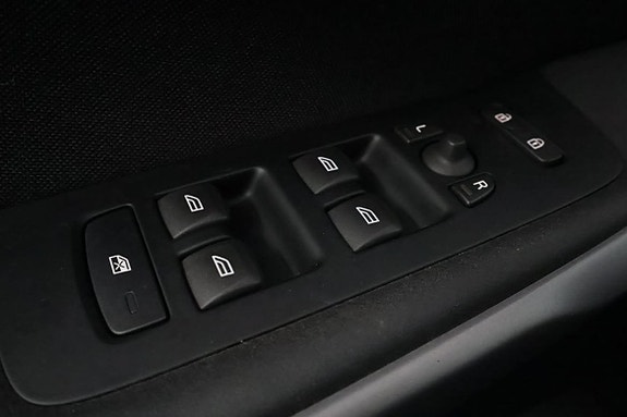 Volvo V40 28 of 30
