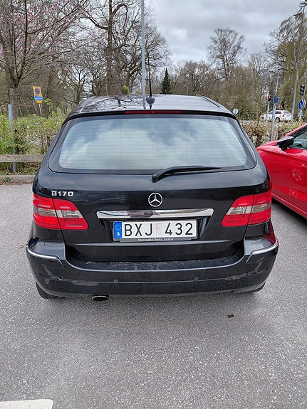 Mercedes-Benz B170 3 of 5