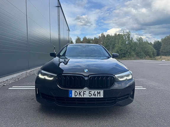 BMW 520d 2 of 5