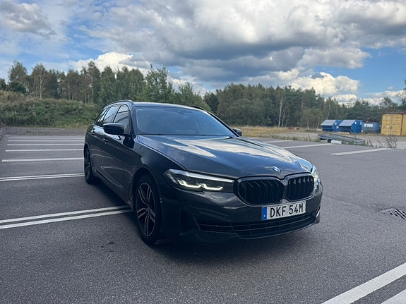 BMW 520d 3 of 5