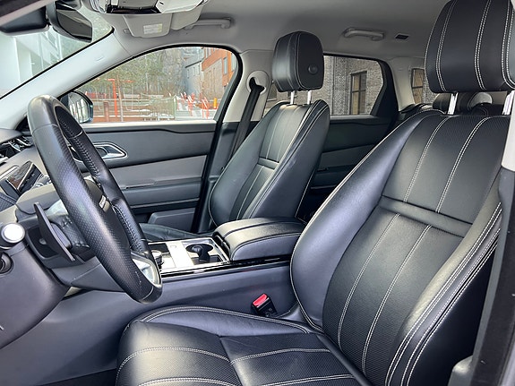 Land Rover Range Rover Velar 11 of 19
