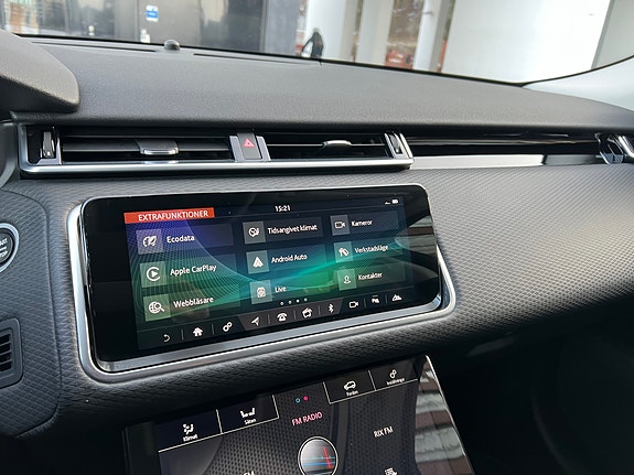 Land Rover Range Rover Velar 15 of 19