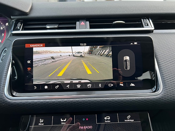 Land Rover Range Rover Velar 17 of 19