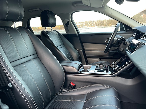 Land Rover Range Rover Velar 9 of 19