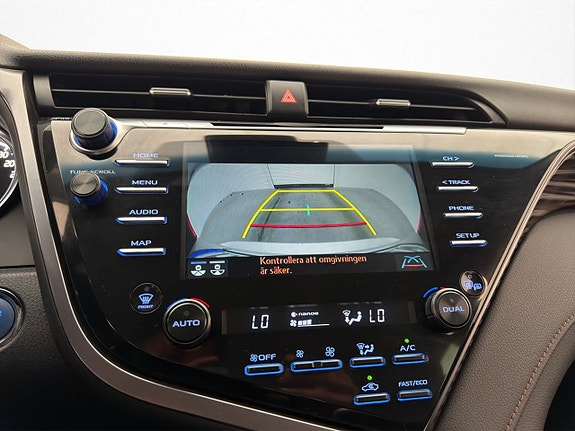 Toyota Camry 19 of 28
