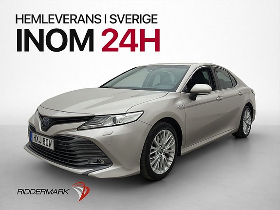 Toyota Camry 3 of 30