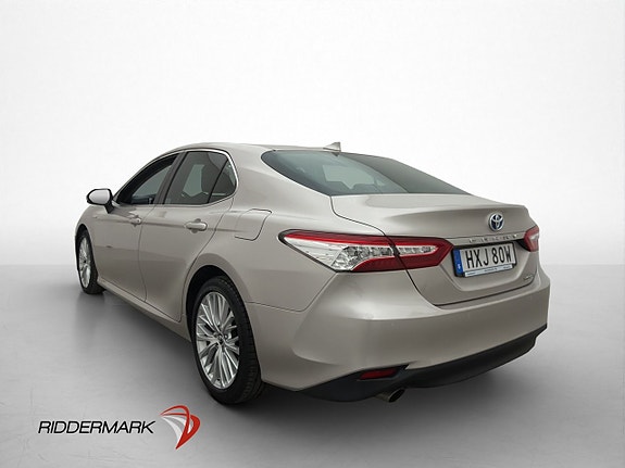 Toyota Camry 5 of 5