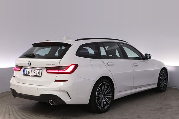 BMW 330e 5 of 27