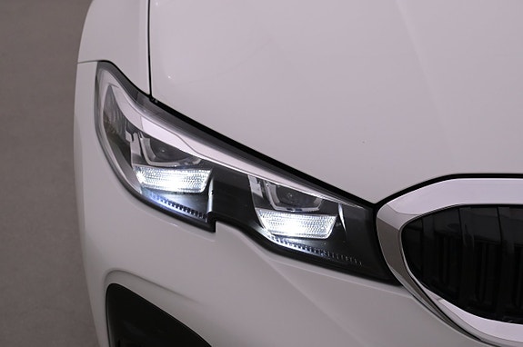 BMW 330e 26 of 27