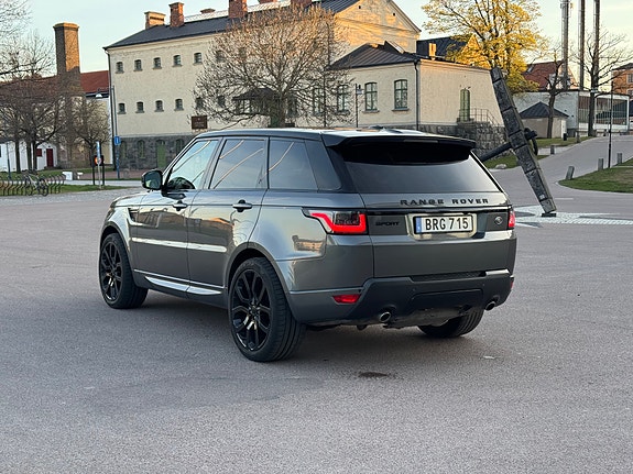 Land Rover Range Rover Sport 3 of 5