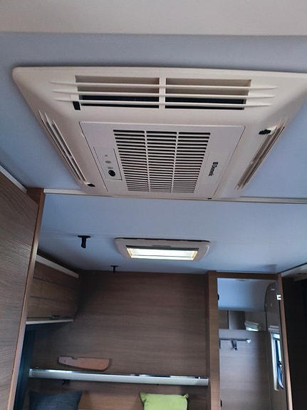 Adria Adora 613UT 11 of 13