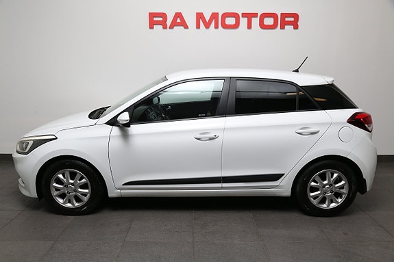 Hyundai i20 3 of 5