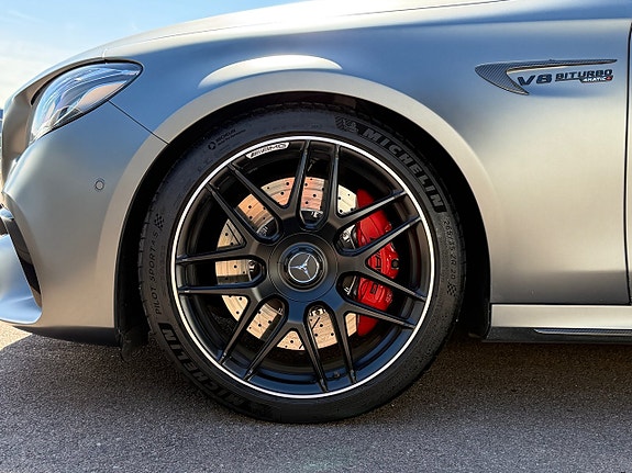 Mercedes-Benz E63 13 of 28
