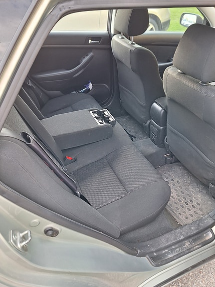 Toyota Avensis 5 of 5