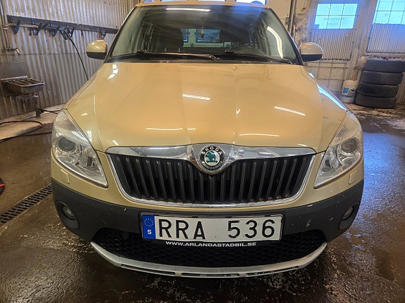 Skoda Fabia 2 of 5
