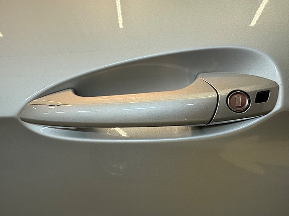 Mercedes-Benz E500 27 of 28