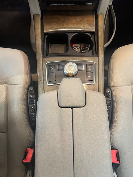 Mercedes-Benz E500 19 of 28