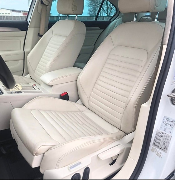 Volkswagen Passat 18 of 23