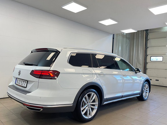 Volkswagen Passat Alltrack 4 of 5