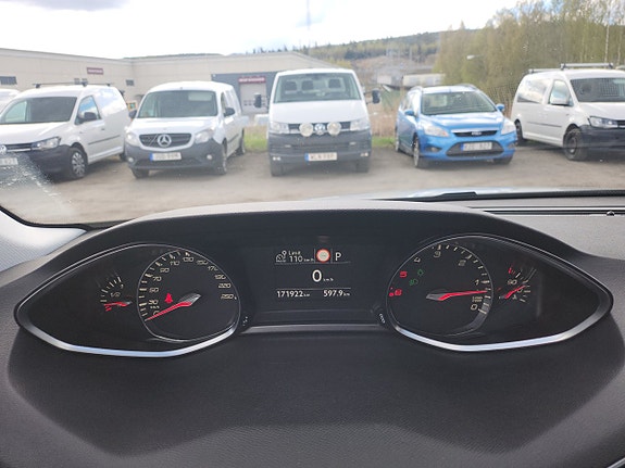 Peugeot 308 SW 3 of 5
