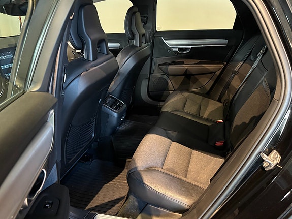 Volvo S90 14 of 19