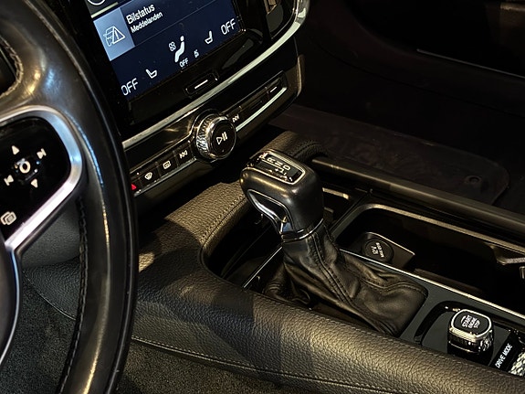 Volvo S90 10 of 19