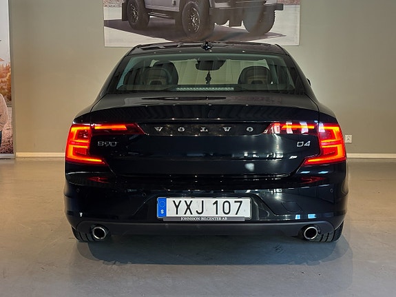 Volvo S90 18 of 19