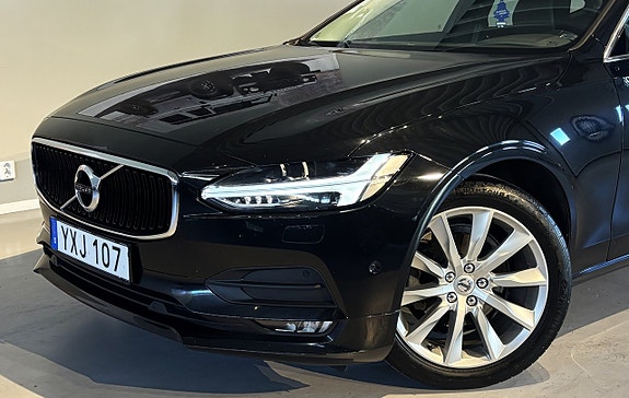 Volvo S90 2 of 19
