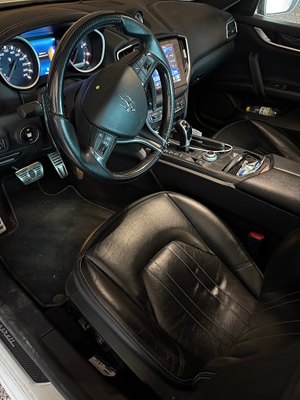 Maserati Ghibli 8 of 9