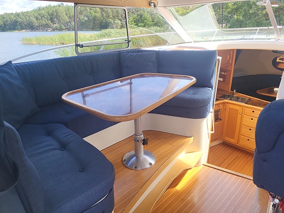 Forbina 10000 Flybridge 13 of 26